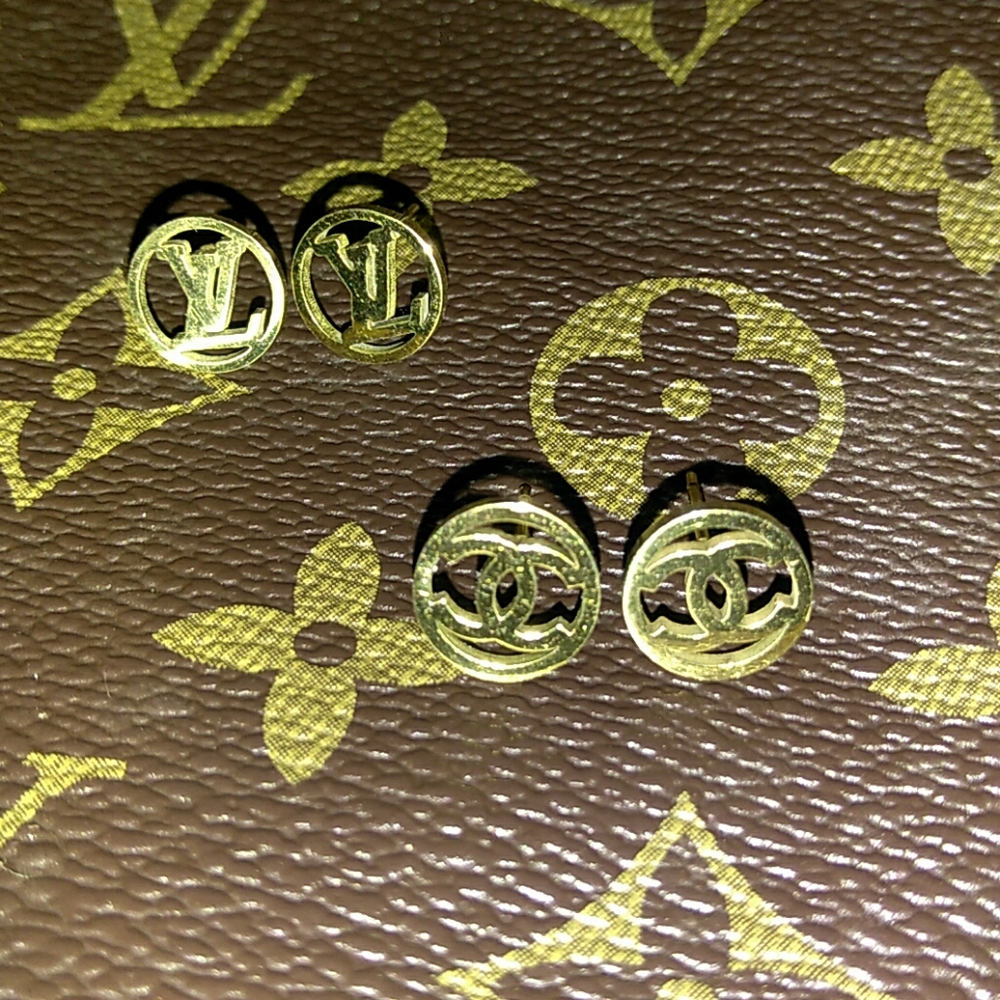 Lot of 2 SETS GOLDTONE Studs earrings